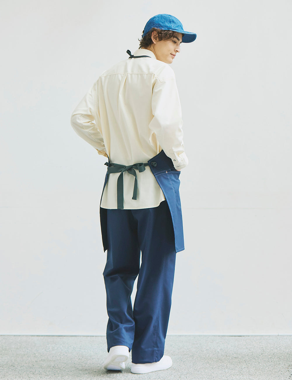 5253　niko and... 兼用首かけエプロン